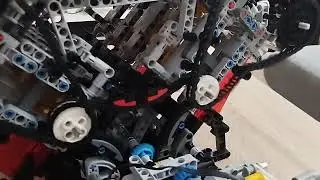 Mould King Technic F488 Supercar V8 Motor