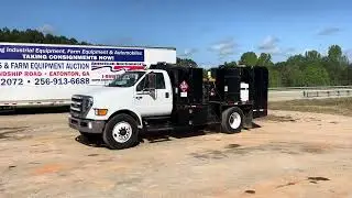 2009 Freightliner FLD120SD Truck