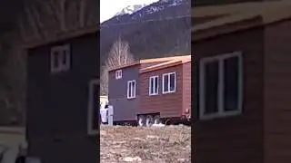 💥High-Elevation Tiny Move: Expert Team Takes Tiny House to New Heights in Silverton, CO! 🏡🏔️#shorts