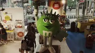 M&M&rsquo;s Store NEW YORK (Times Square) &mdash; balade walk (POV , no talk)