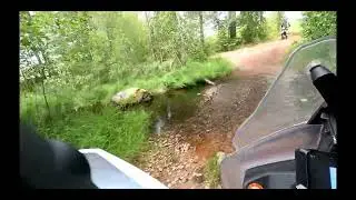 S&auml;fsen en dag med grus&aring;kning KTM 790 R Rally, KTM 890 R Rally och BMW 1250 GSA