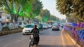 Jhelum&rsquo;s Lightened Streets at Foggy Night | Night Walk in Jhelum City