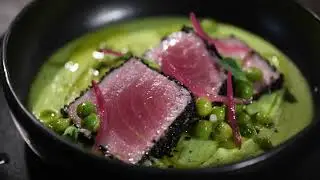 Vellutata di Piselli con Tonno Scottato | Le Ricette di Molto Italiano