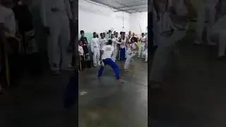 Visita ao Grupo de Capoeira Unira com o CM Topet.➡ Davi jogando