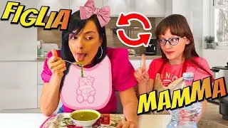 SOFI &Egrave; DIVENTATA LA MAMMA E MONI &Egrave; LA FIGLIA Ci siamo scambiate | SCAMBIO DI CORPI (2 parte)