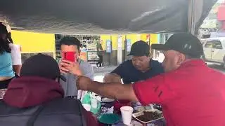 Comiendo Arepa en las calles de Huehuetenango 