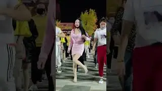 Street photography, beautiful girl's passionate dance   #dance #enchantingdance #enchanting