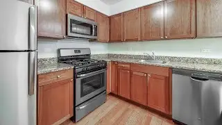 Two-Bedroom Apartment at Barrington Lakes - Hoffman Estates