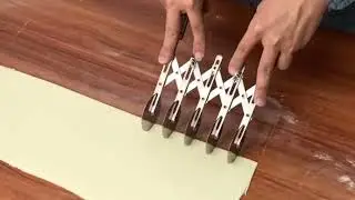 Pizza cutter, stainless steel cutting wheel multi-round dough cutter roller, pizza cutter