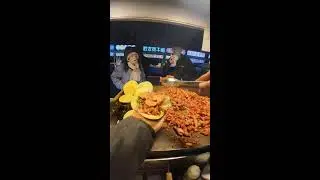 Live broadcast of street food specialties and fruit delicacies