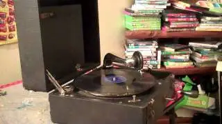 Classic Vintage Silvertone Wind-Up Phonograph