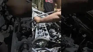 VW Vento engine head fitting 🔩