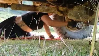 Repairs Broken Dump Truck Axle on the Road