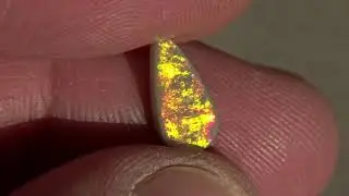 Natural Solid Lightning Ridge Opal Gem Amazing Flash Fire
