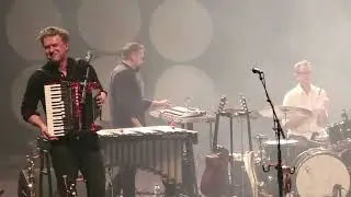 Calexico - Close Behind + Woven Birds (Lyrics K&ouml;ln)