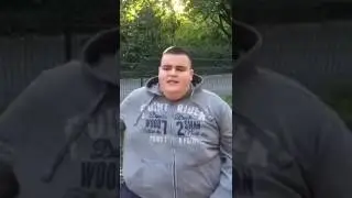 Fetter Junge redet &uuml;ber fette leute