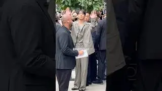 Jungkook greeted like royalty by BTS ARMY at Calvin Klein ❤️&zwj;🔥