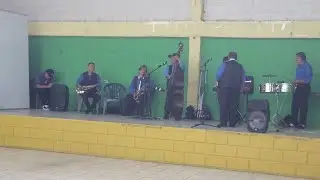 EL SALVADOR Y SUS TRADICIONES  est&aacute; en vivo