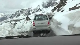 Travelling through Baralacha, A high mountain Himalayan Pass
