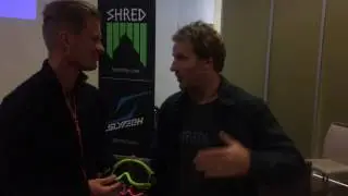 Teg Ligety forklarer detaljer om SHRED goggles