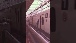 How do Japanese Shinkansen Bullet trains work  ? | Colossal Mind |#shorts