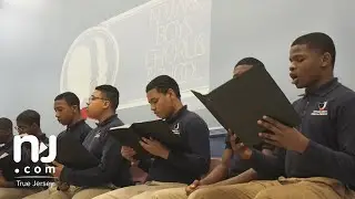 Bobby Valli rehearses with Newark Boys Chorus for upcoming fundraiser