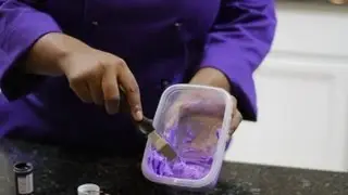 How to Make the Color Purple for Cake Decorating : Cake Decorating