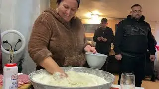 VĂ URĂM LA MULȚI ANI CU SĂNĂTATE 