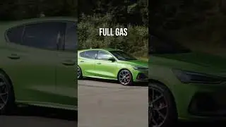 Russian ford focus ad         credit: @TsarBucks