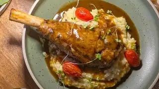 Alerte p&eacute;pite culinaire ! 🚨  La Payotte: French Restaurant & Cocktail Bar.