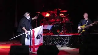 Istentales suonano e cantano 