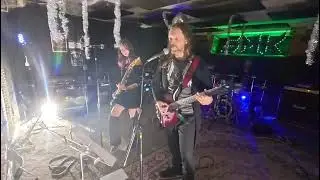 Wild Mood Swings - Useless (Live at Alytus)