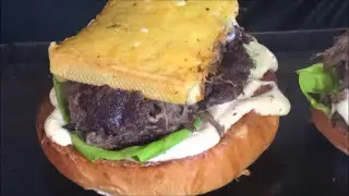 BEST BEEF BURGER WITH MELTED CHEESE, STREET FOOD LONDON, CAMDEN MARKET, THE PATATE, BURGER