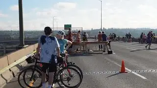 Boka Marimba on top of the Marquam Bridge during Bridge Pedal 2022.
