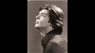 Мартин Донован &mdash; От младенца до 68 лет и её история