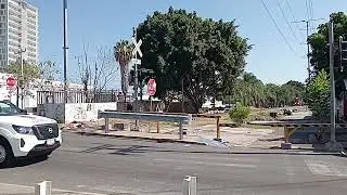 FXE 3811 y FXE 3747 yendo a la vidriera.