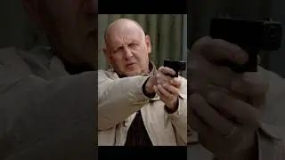 How can you escape after discarding the oxygen tank?#movie #justified #shorts #crime