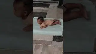 Baby 4 months old no roll over 