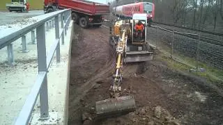 Liebherr 316 is loading MB Axor 2641