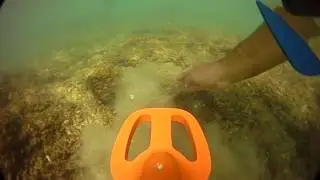 גלאי מתכות לצלילה scuba tector