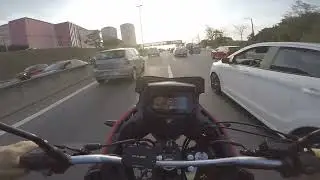 AQUELA FECHADA NO CORREDOR