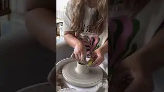 Wheel throwing with long nails #ceramics #pottery #potteryforbeginners #clayvideos