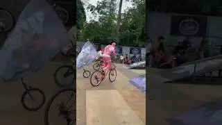 balapan sepeda kustom unik😂 #lucu #kustomfest2025 #kustomfest #bmx #ngakak #viral