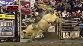 Git-r-Done vs Justin McBride - 04 PBR CO Springs