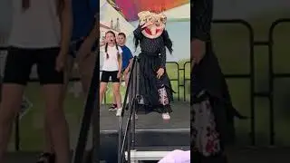 Kids React To The Funniest Stage Costume!