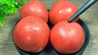 夏天西红柿包饺子，实在太好吃了，教你调馅方法，一口一个太香了