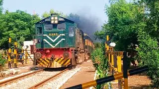 18 Down Millat Express Aproaching Sargodha with heavy Smog and high speed #train #raileology