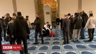 Arrest over stabbing at London mosque