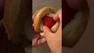 🍓 Strawberry cream buns 🍓 (Maritozzi con la pana)