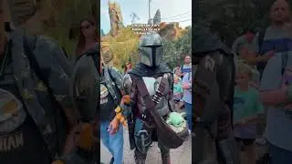 Visiting Star Wars Galaxy&rsquo;s Edge is a MUST DO!🤩✨💫☄️ #starwars #galaxysedge